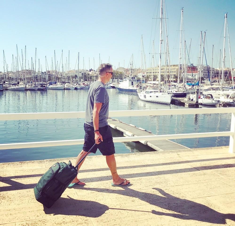 Cabin Max Lyon 22x16x8" (55x40x20cm) Cabin Trolley Backpack (Black)