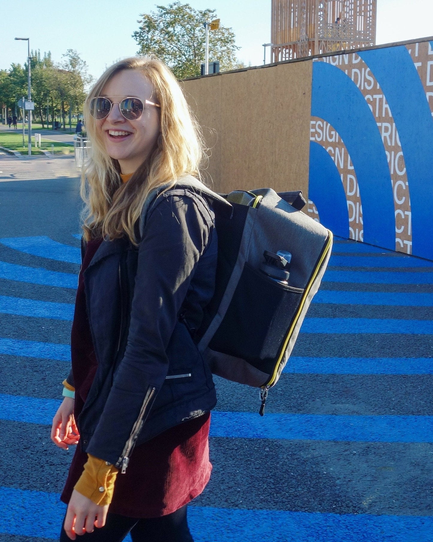 No Tag! Cabin Max Manhattan 20L Stowaway 16x10x8" (40x25x20cm) Underseat Backpack (Grey Red)