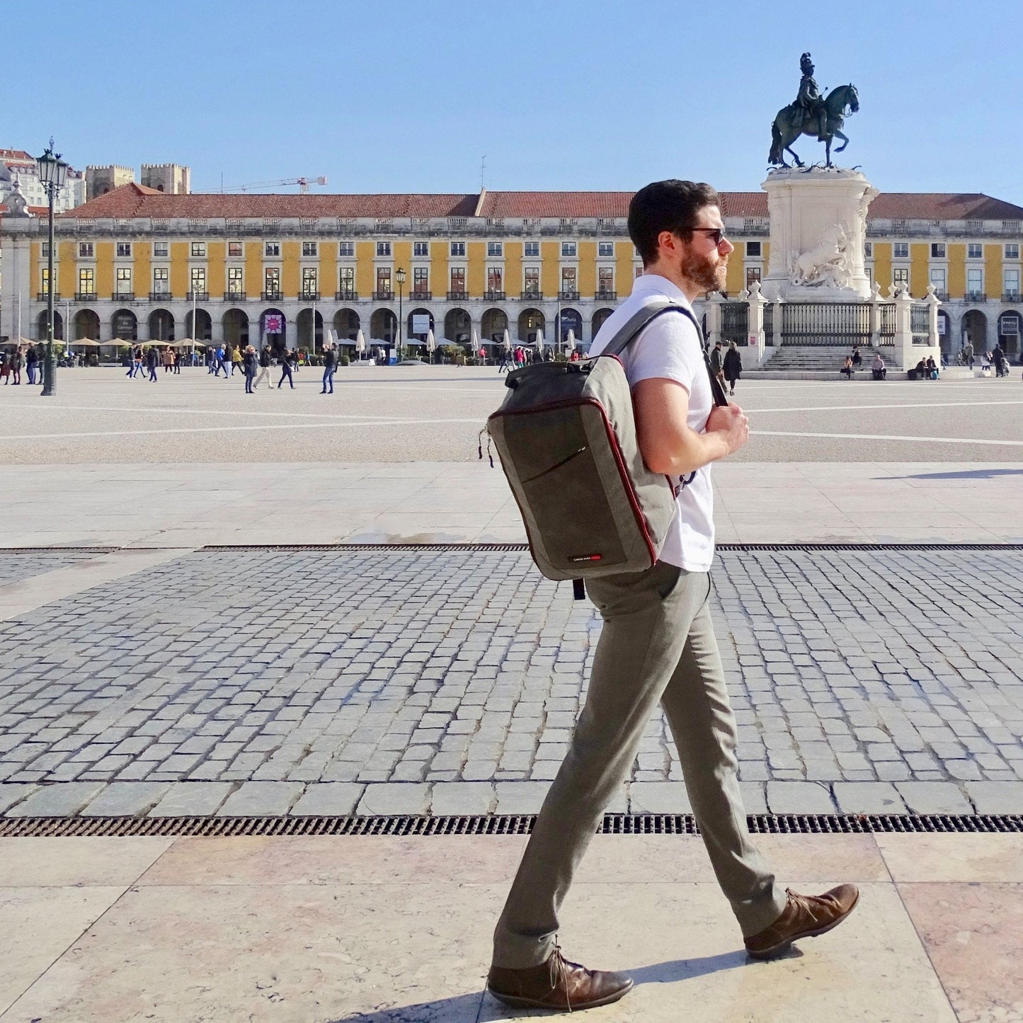 No Tag! Cabin Max Manhattan 20L Stowaway 16x10x8" (40x25x20cm) Underseat Backpack (Grey Red)